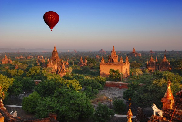 Kalau Myanmar Hujan, Turis Dapat Bir Gratis!