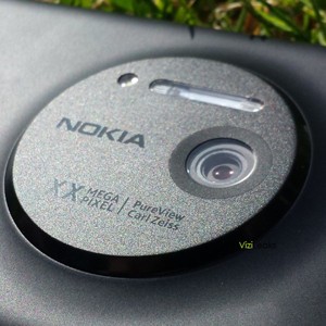 Banderol Harga Nokia Lumia EOS Bocor