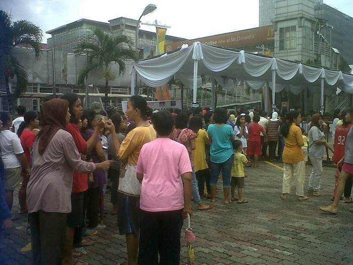 Warga Mengeluh Kupon Pasar Murah di Sarinah Thamrin Tak Merata