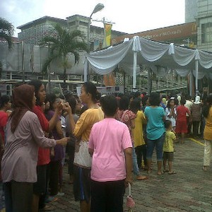 Warga Mengeluh Kupon Pasar Murah di Sarinah Thamrin Tak Merata