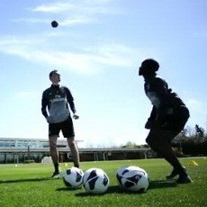 Szczesny, Jenkinson & Gervinho Unjuk Kebolehan Main Takraw