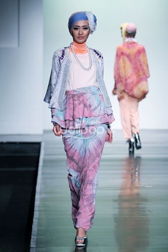 Jakarta, Indonesia - 28 Juni 2013. Dian Pelangi Ramadhan Rose. Jakarta Islamic Fashion Week 2013 at Jakarta Convention Center. Senayan. Jakarta. [Foto: Mohammad Abduh/Wolipop]