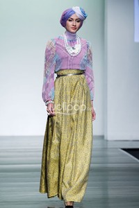 Jakarta, Indonesia - 28 Juni 2013. Dian Pelangi Ramadhan Rose. Jakarta Islamic Fashion Week 2013 at Jakarta Convention Center. Senayan. Jakarta. [Foto: Mohammad Abduh/Wolipop]