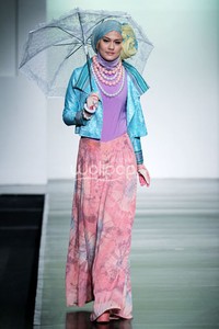 Jakarta, Indonesia - 28 Juni 2013. Dian Pelangi Ramadhan Rose. Jakarta Islamic Fashion Week 2013 at Jakarta Convention Center. Senayan. Jakarta. [Foto: Mohammad Abduh/Wolipop]
