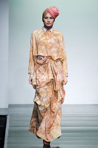 Jakarta, Indonesia - 28 Juni 2013. Dian Pelangi Ramadhan Rose. Jakarta Islamic Fashion Week 2013 at Jakarta Convention Center. Senayan. Jakarta. [Foto: Mohammad Abduh/Wolipop]