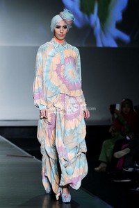Jakarta, Indonesia - 28 Juni 2013. Dian Pelangi Ramadhan Rose. Jakarta Islamic Fashion Week 2013 at Jakarta Convention Center. Senayan. Jakarta. [Foto: Mohammad Abduh/Wolipop]