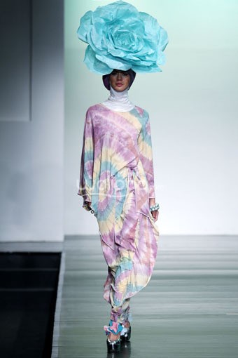 Jakarta, Indonesia - 28 Juni 2013. Dian Pelangi Ramadhan Rose. Jakarta Islamic Fashion Week 2013 at Jakarta Convention Center. Senayan. Jakarta. [Foto: Mohammad Abduh/Wolipop]