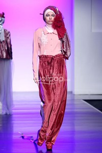 Jakarta, Indonesia - 28 Juni. Lulu Elshabu El Ballet. Jakarta Islamic Fashion Week 2013 at Hall Jakarta Convention Center. Senayan. 28 Juni 2013. Jakarta. [Foto: Mohammad Abduh/Wolipop]