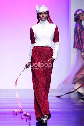 Jakarta, Indonesia - 28 Juni. Lulu Elshabu El Ballet. Jakarta Islamic Fashion Week 2013 at Hall Jakarta Convention Center. Senayan. 28 Juni 2013. Jakarta. [Foto: Mohammad Abduh/Wolipop]