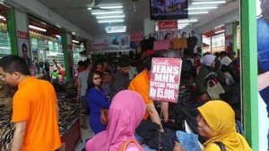 Jelang Penutupan, Pedagang di PRJ Kemayoran Banting Harga