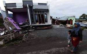 Masih Trauma, Korban Gempa Memilih Dirawat di bawah Tenda