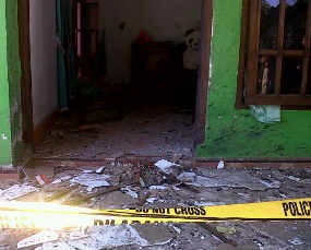 Rumah Warga di Jember Hancur Dilempar Bondet