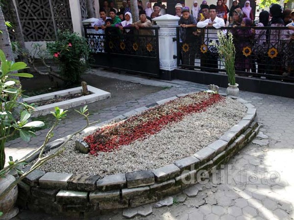 Ribuan Peziarah Padati Makam Gus Dur