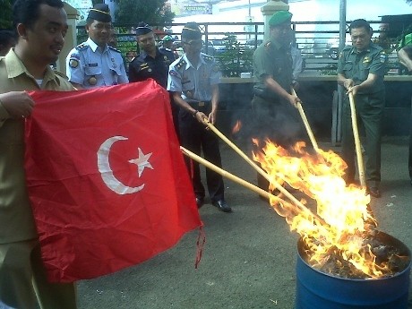 121 Bendera NII Dimusnahkan di Garut