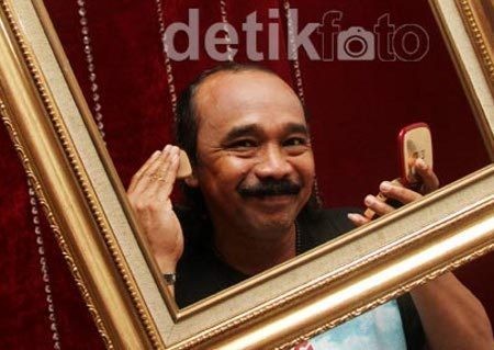 Teori Jadi Artis Harus Ganteng pun Dipatahkan Opie Kumis
