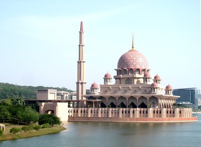 Ini Dia Si Cantik Masjid Pink di Putrajaya