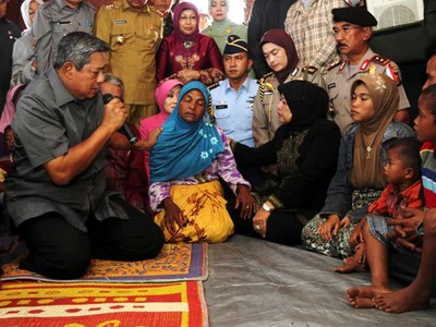 Presiden SBY Kunjungi Korban Gempa Aceh