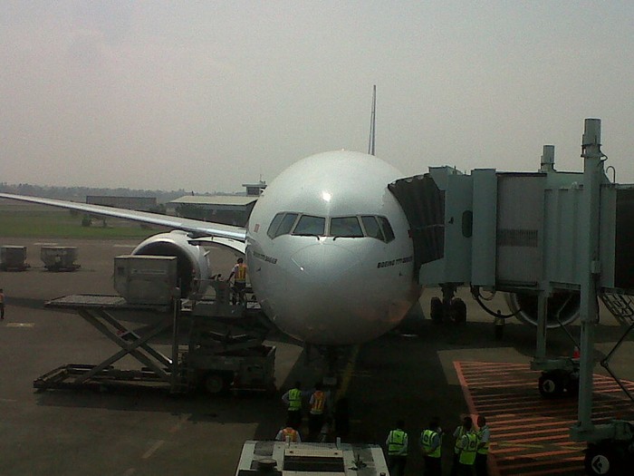 WiFi di Pesawat Garuda Tak Boleh Digunakan Saat Take Off dan Landing