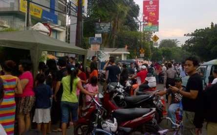 Memasuki Bulan Puasa, PKL Dadakan Penuhi Jalan Panjang
