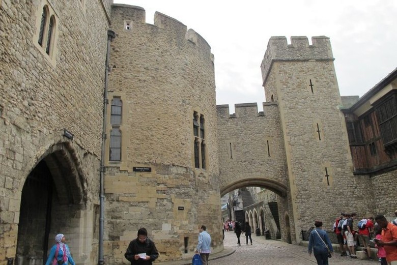 Kisah Horor Pemenggalan Ratu Inggris di Tower of London