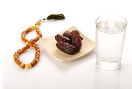 Hindari Makanan Ini Saat Sahur Agar Perut Tak Kembung Ketika Puasa