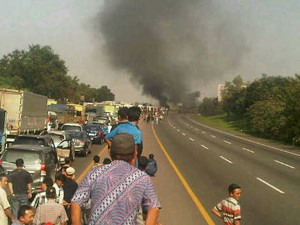 Ini Pemicu Aksi Warga Tutup Jalan Tol di Cikampek