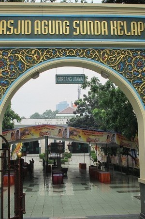 6 Masjid Favorit Pilihan Anda