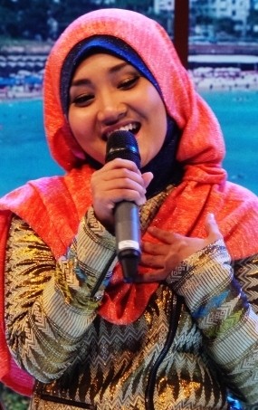 Jilbab Bikin Fatin Pede Karena Tak Terlihat Chubby