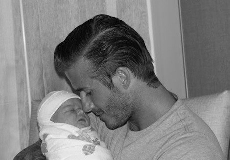 Momen-momen Indah Harper di Pelukan David Beckham