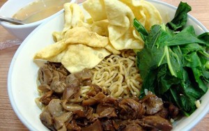 Sedap Alami: Menyantap Mie Flaxseed dan Ayam Organik Tanpa Cemas