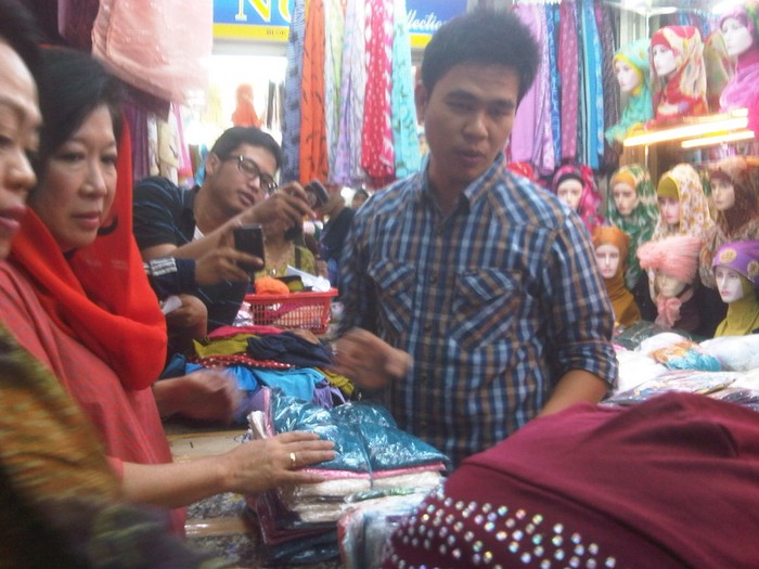  Sidak ke Pasar Tanah Abang, Mari Pangestu Dikira Menteri Perindustrian