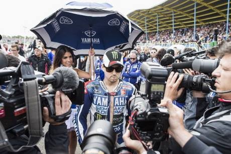 Lorenzo Ditargetkan Naik Podium