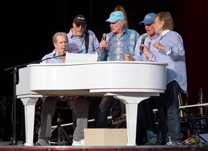 Vokalis The Beach Boys Inginkan Mantan Personilnya Kembali