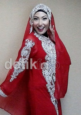 Ayu Dewi Ikuti Tradisi Ramadan Suami Hingga Jadi Presenter Dadakan