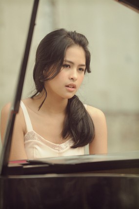 Maudy Ayunda dan Gosip Cinlok di Lokasi Syuting