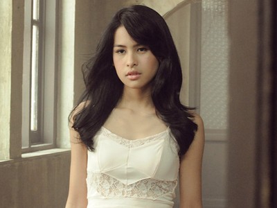 Cantik Alami Maudy Ayunda