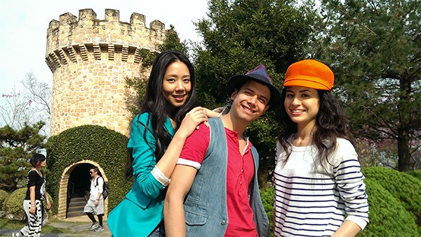 Hapus Objek Pengganggu pada Foto di HTC One