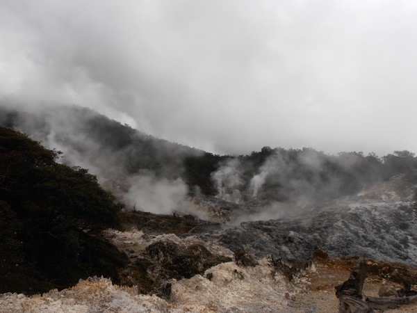 Kawah Ratu Wisata Alam Murah Meriah Tak Jauh Dari Jakarta