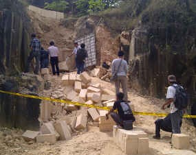 Penambang Kumbung Tewas Tertimpa Batu Besar