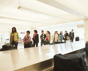 4 Tips Bebas Antrean Saat Traveling
