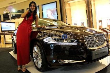 Orang Kaya Indonesia Antre Beli Mobil Jaguar