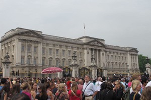 Buckingham Palace, Kok Disebut Disneyland Ala Inggris?