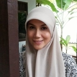 Berhijab, Marini Zumarnis Diingatkan Suami Jangan Angot-angotan