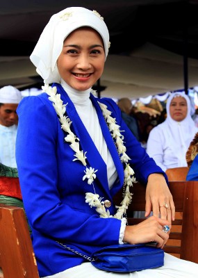  Desy Ratnasari Dikritik Anak Jadi Artis Sekaligus Politisi 