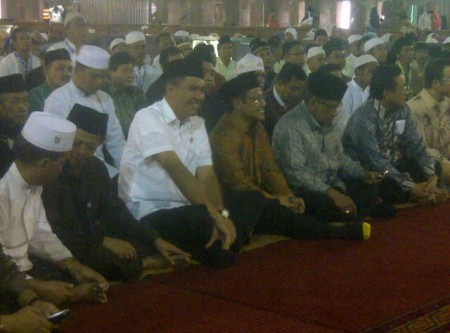 Gita dan Cak Imin Duet Bagikan 100.000 Al-Quran di Istiqlal