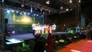 Jokowi Bagi-bagi Sepeda di Istora Senayan