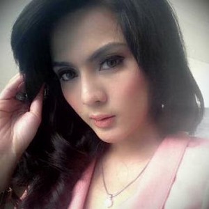 Model Cantik Istri Gembong Narkoba Pernah Disekap Jhon Weku