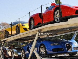 Belasan Mobil Super Punya Koruptor Dilelang