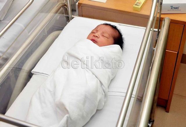 Abimanyu Praja Soesetyo, 3 Hari, Lelaki