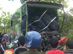 Polisi Amankan Sopir Truk Fuso dan Olah TKP